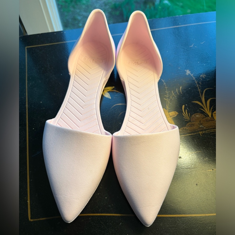 Native flats, pink size 9